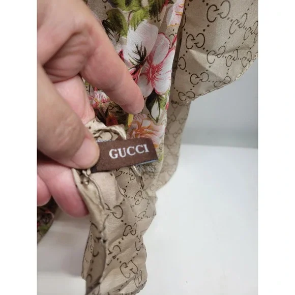 Gucci Silk Scarf Floral Print Beige GG Monogram Made in Italy Luxury 72x36 - Picture 12 of 12